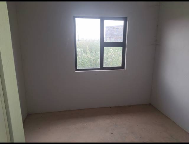 2 BEDROOM FREEHOLD FOR SALE IN DAWN PARK